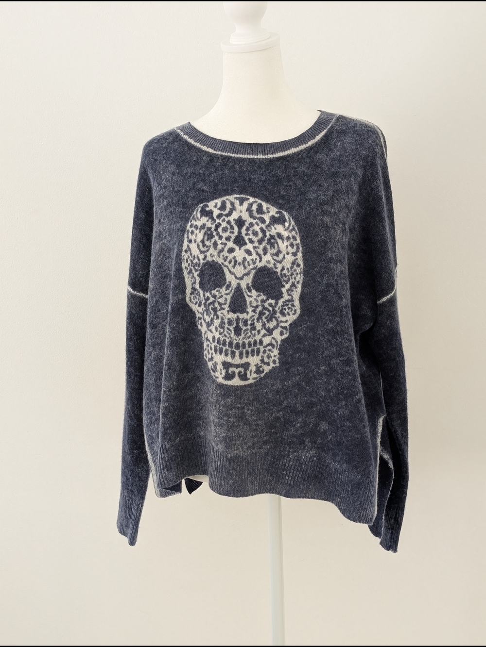 Skull Cashmere Sweater Women XS Navy Blue Knit Crewneck  Skull Graphic